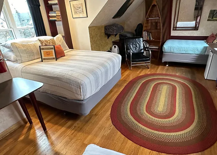 Ray'S Bucktown Bed And Breakfast